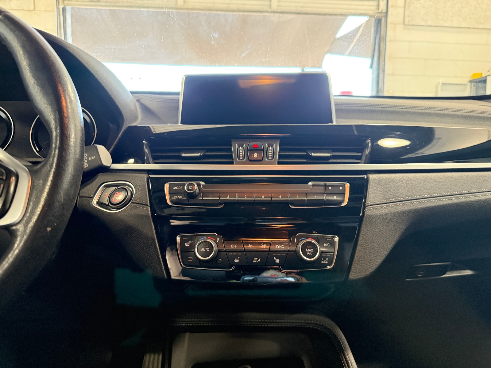 Thumbnail: 2020 BMW X1 - 3