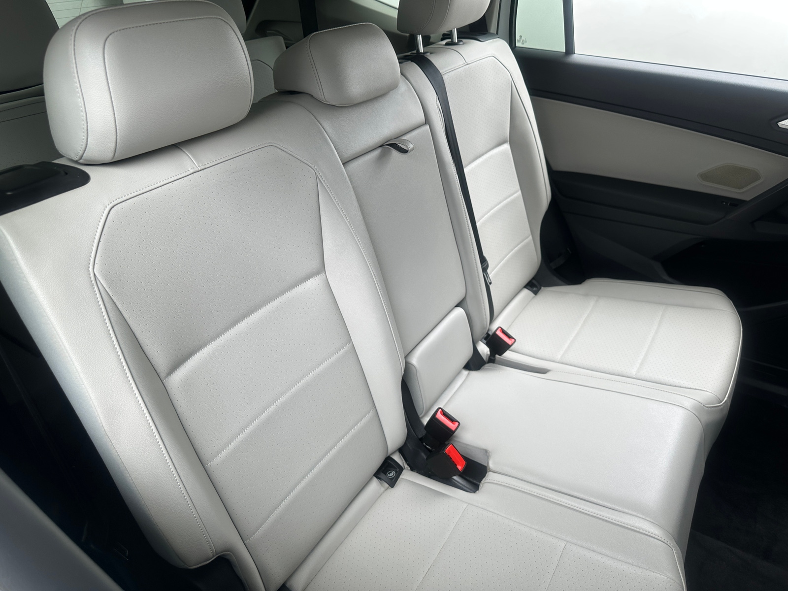 Thumbnail: 2021 Volkswagen Tiguan - 6