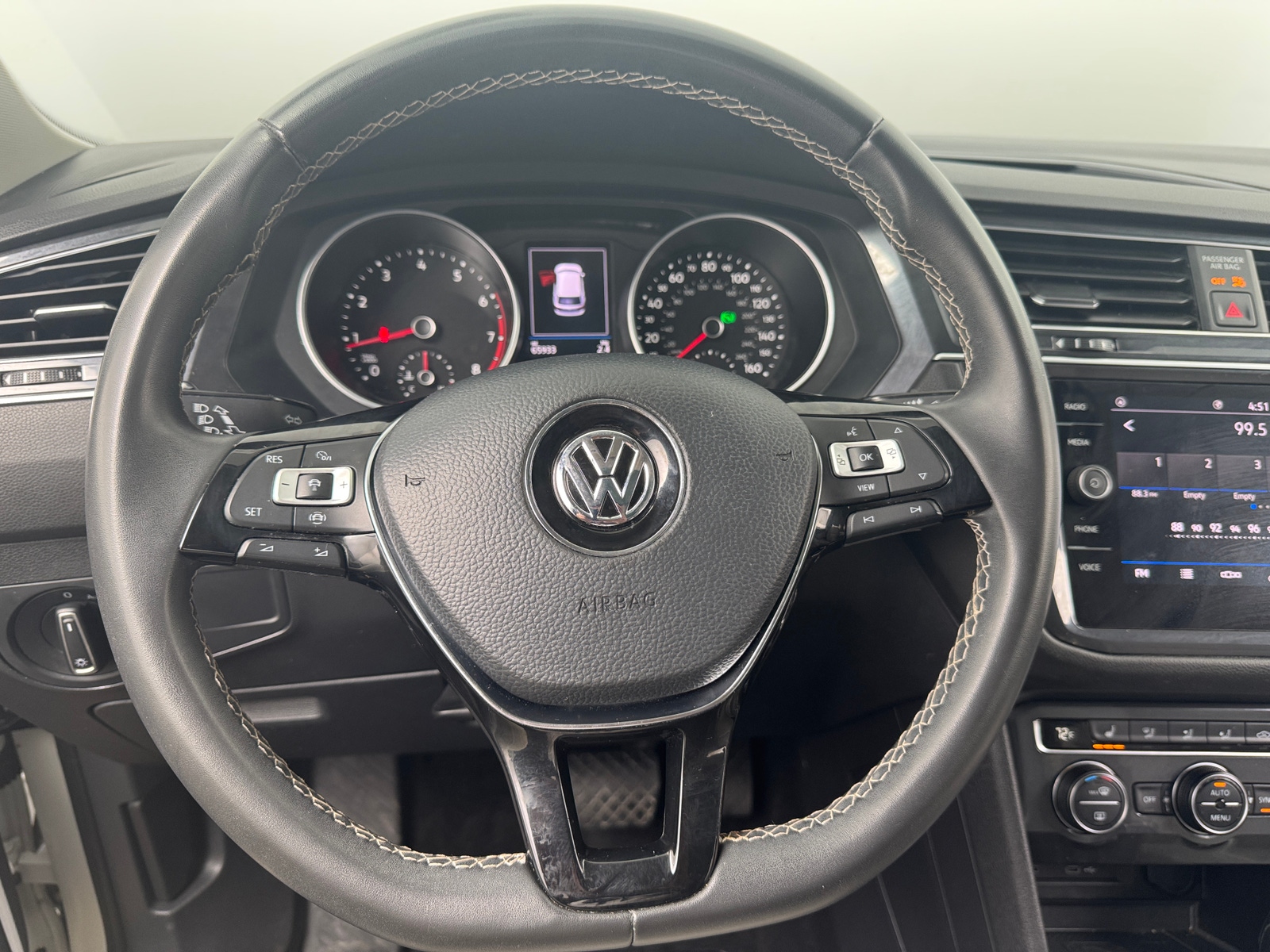 Thumbnail: 2021 Volkswagen Tiguan - 5