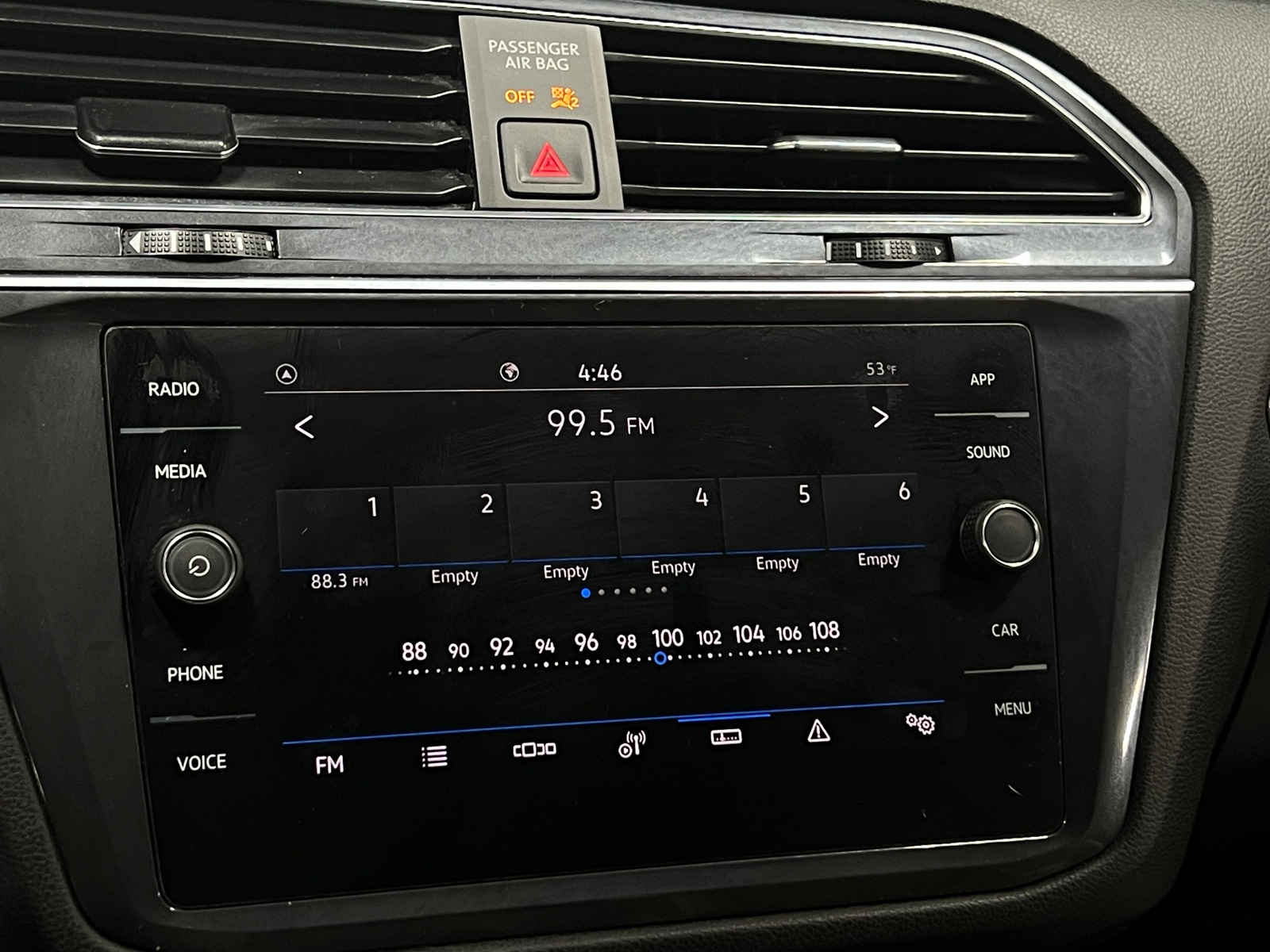 Thumbnail: 2021 Volkswagen Tiguan - 4