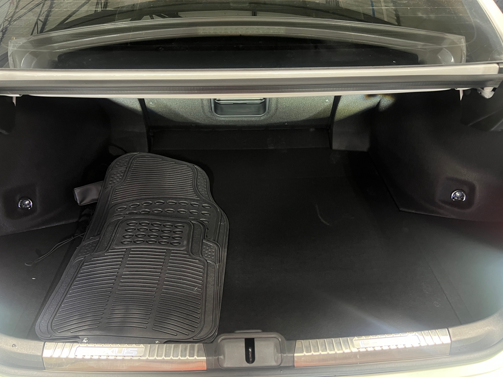 Thumbnail: 2025 Lexus ES - 6