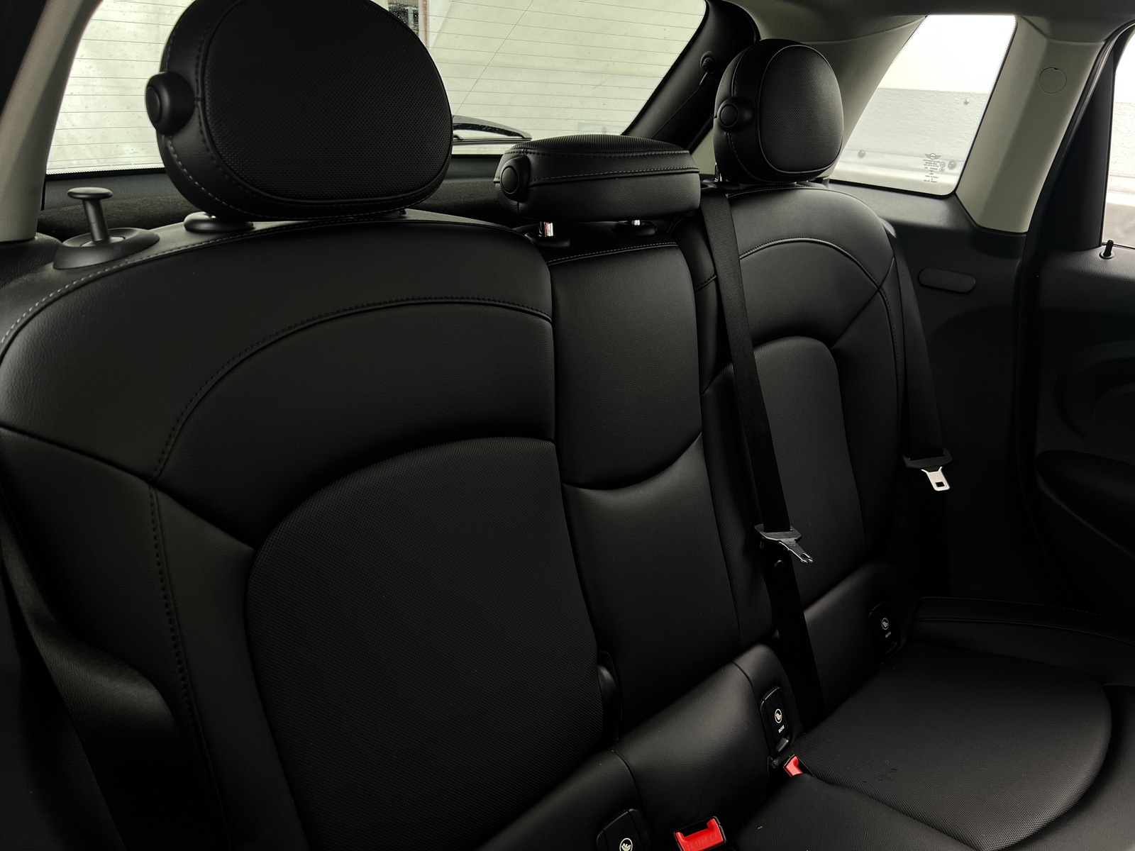 Thumbnail: 2016 MINI Cooper Hardtop - 5