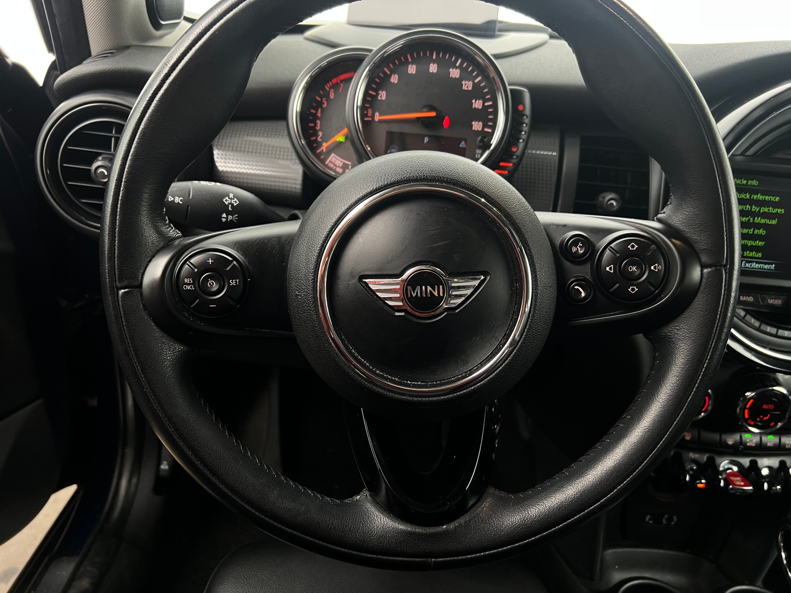 Thumbnail: 2016 MINI Cooper Hardtop - 4