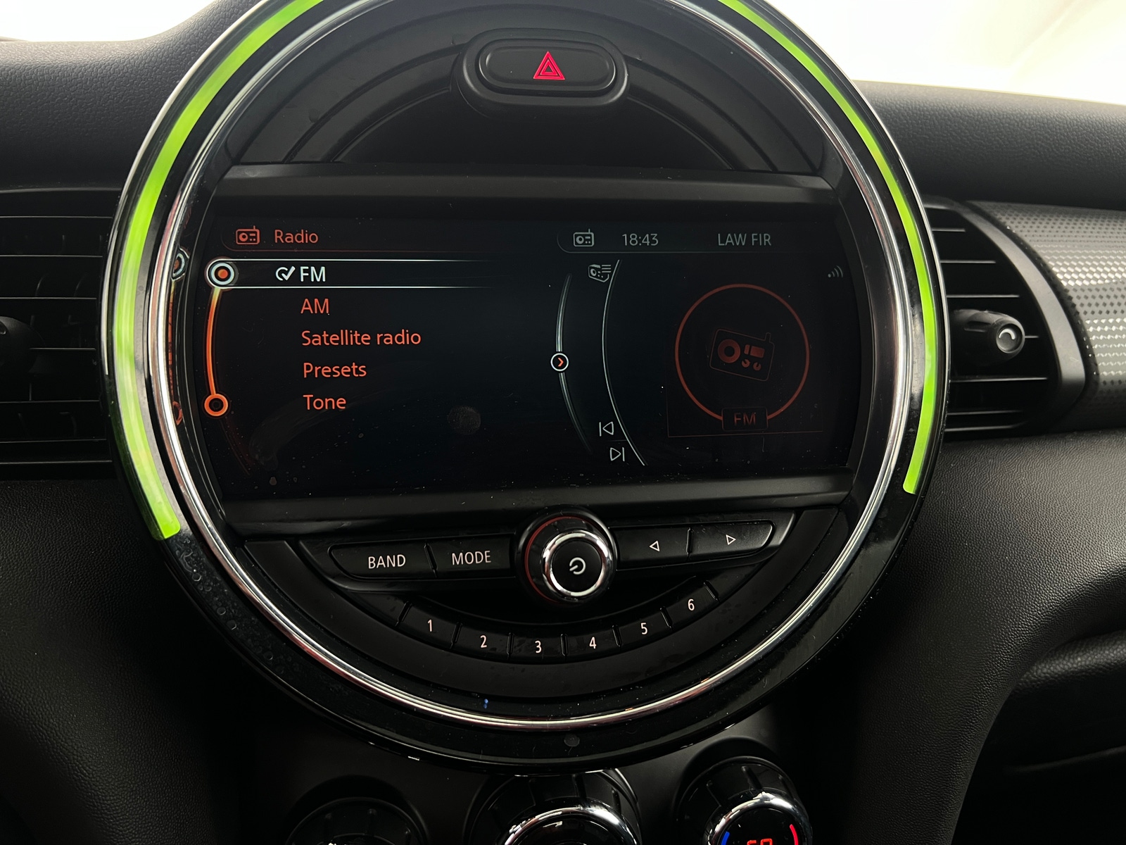 Thumbnail: 2016 MINI Cooper Hardtop - 3