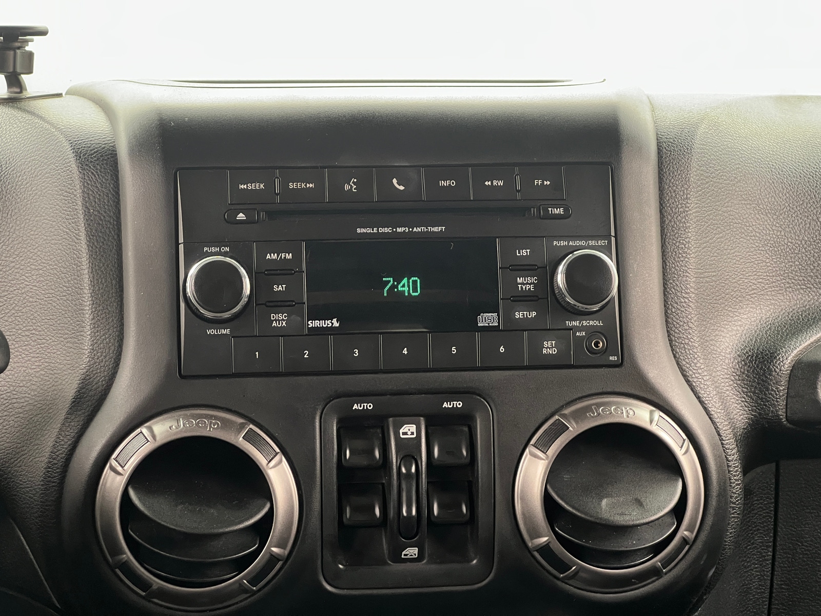 Thumbnail: 2018 Jeep Wrangler - 3