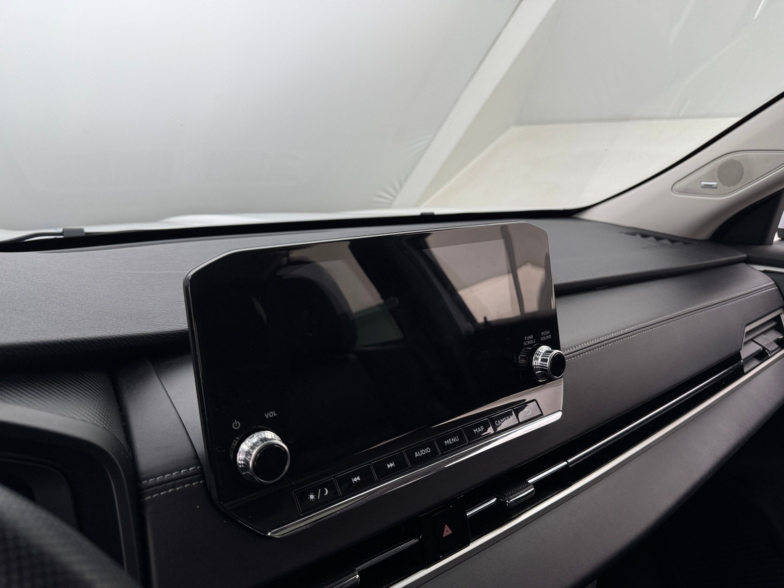 Thumbnail: 2023 Mitsubishi Outlander - 3