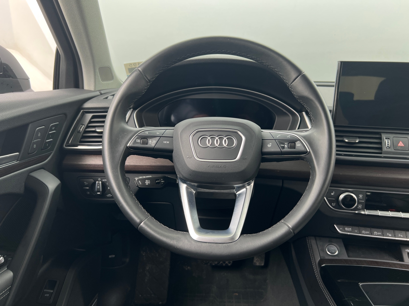 Thumbnail: 2023 Audi Q5 - 4