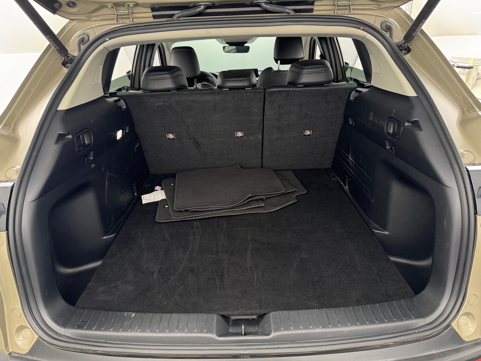 Thumbnail: 2023 Mazda CX-50 - 6