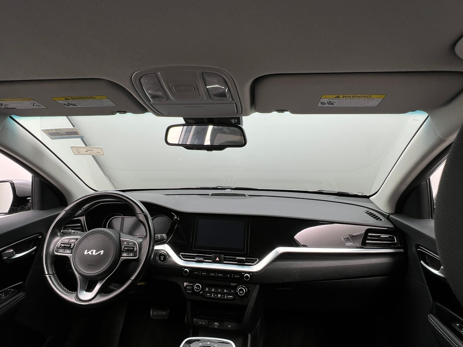 Thumbnail: 2022 Kia Niro - 3