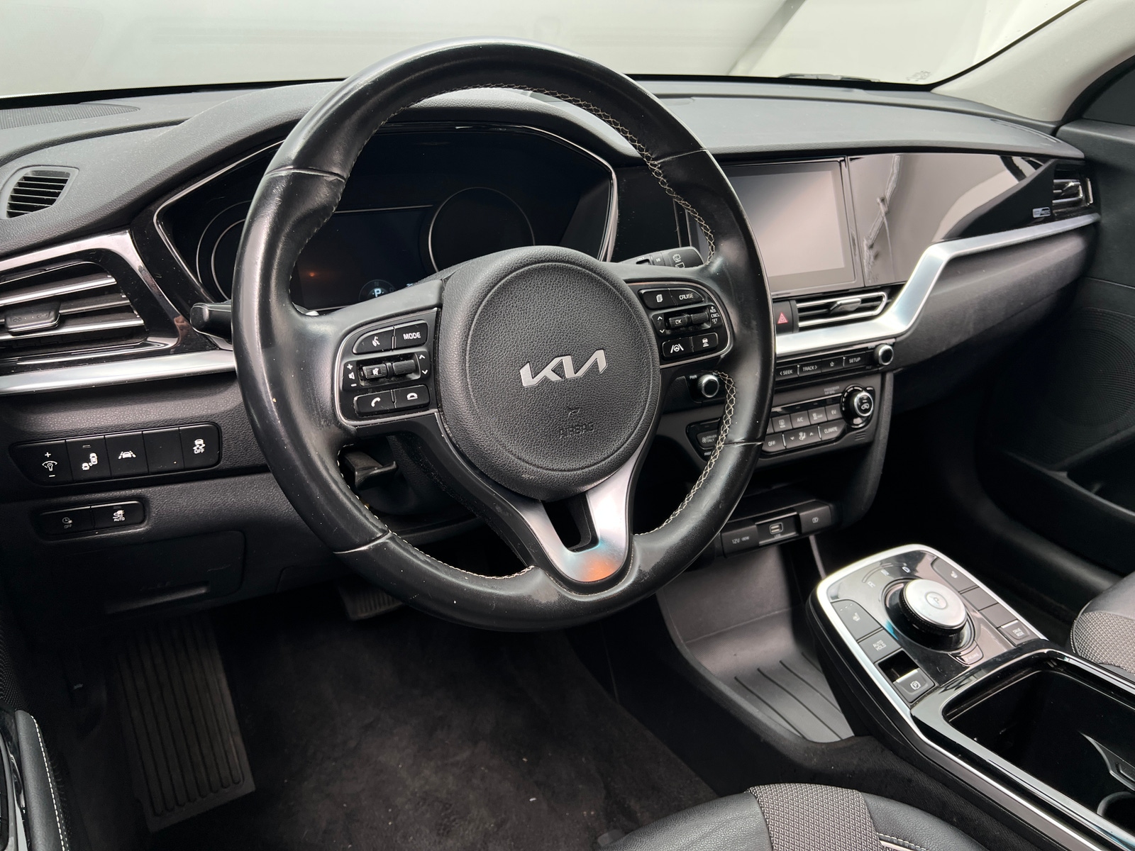 Thumbnail: 2022 Kia Niro - 5