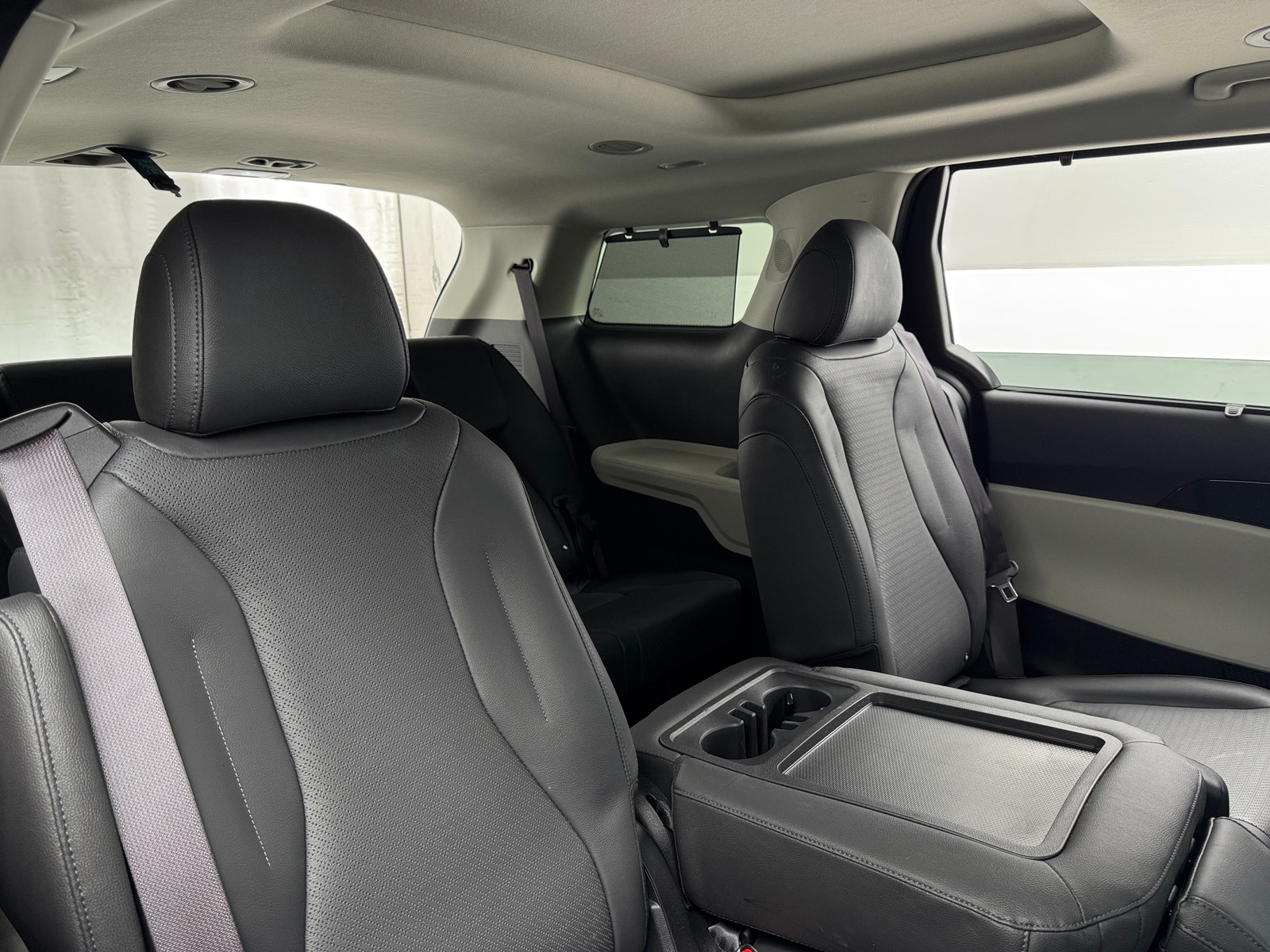 Thumbnail: 2024 Kia Carnival - 5