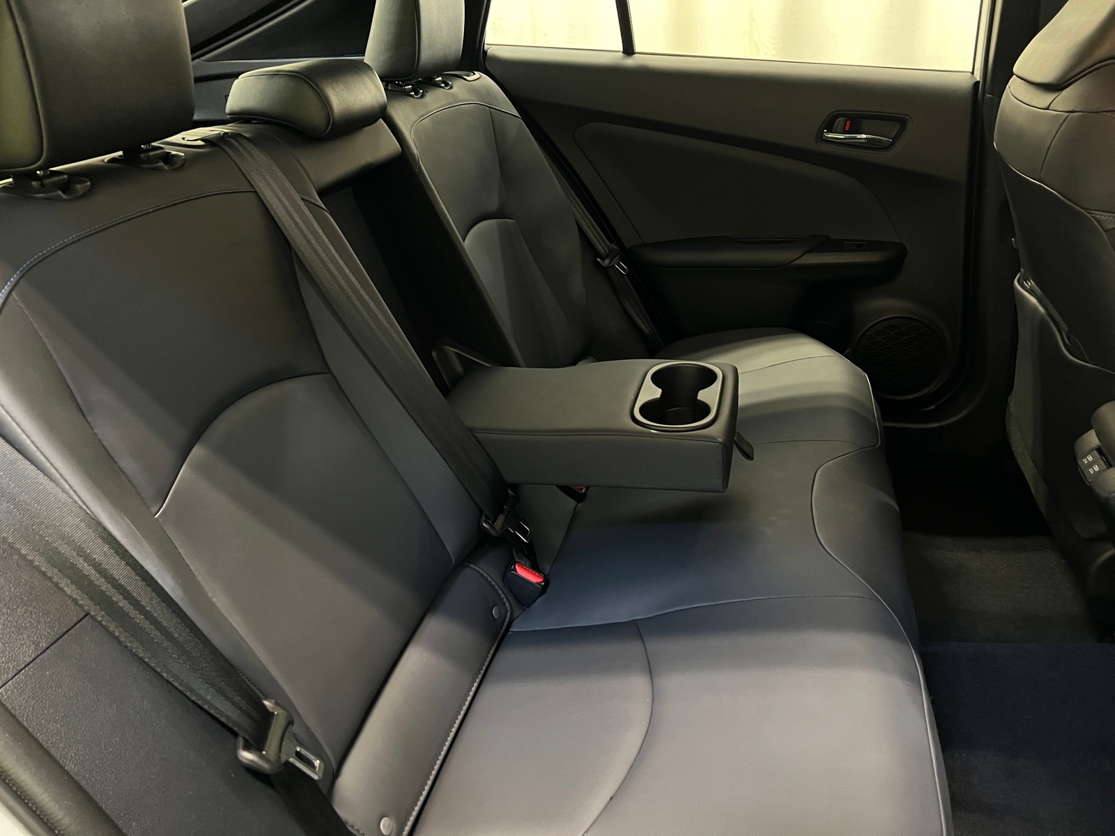 Thumbnail: 2022 Toyota Prius - 5