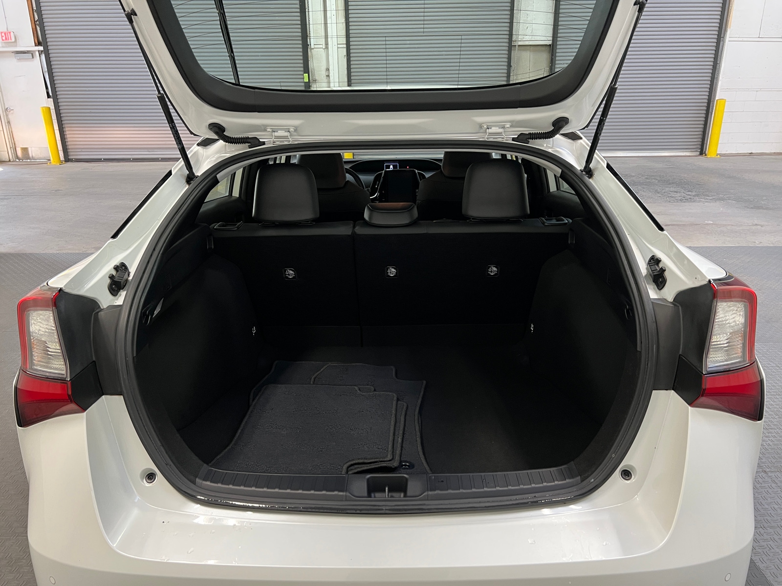 Thumbnail: 2022 Toyota Prius - 6