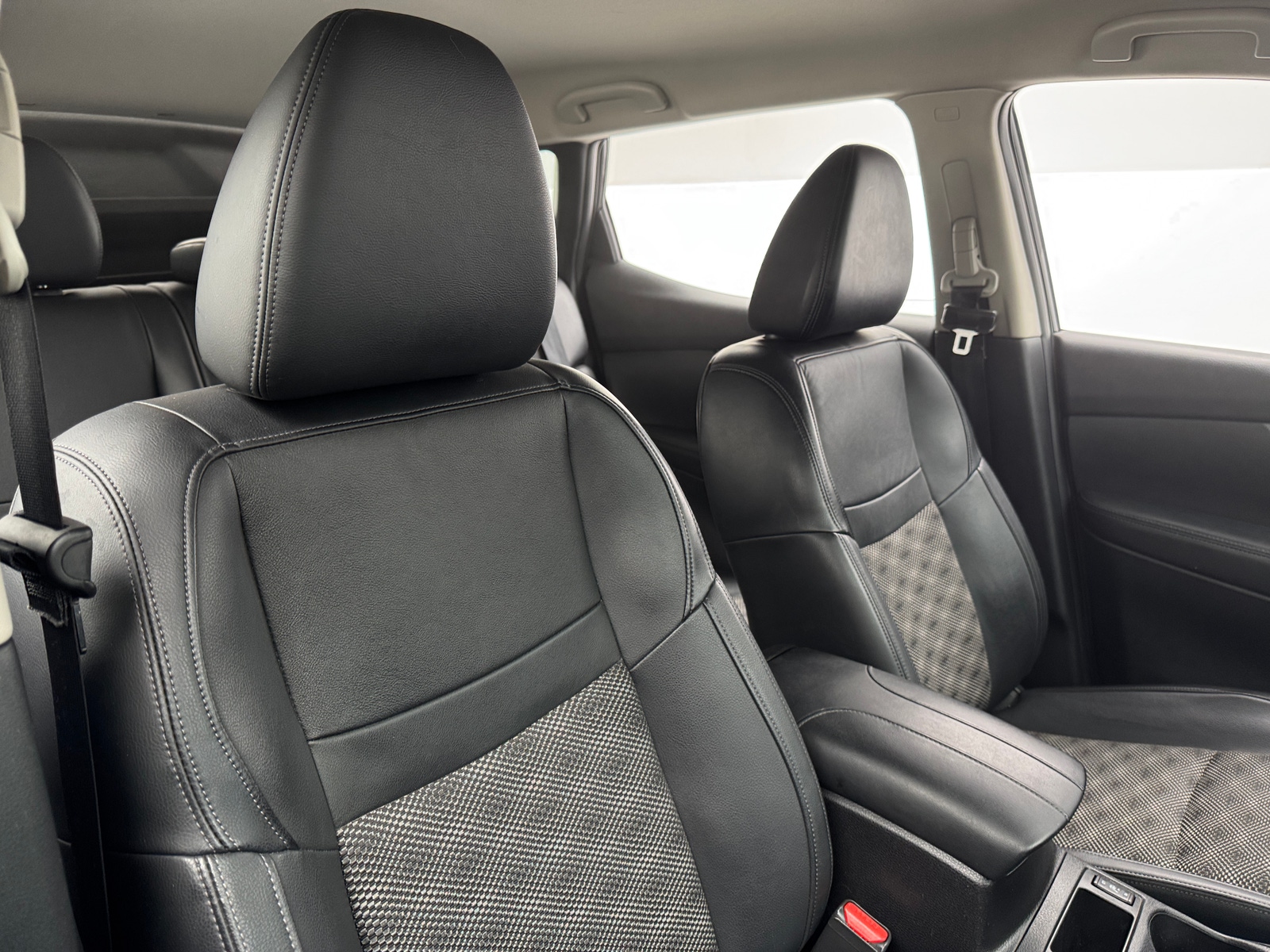 Thumbnail: 2022 Nissan Rogue Sport - 2