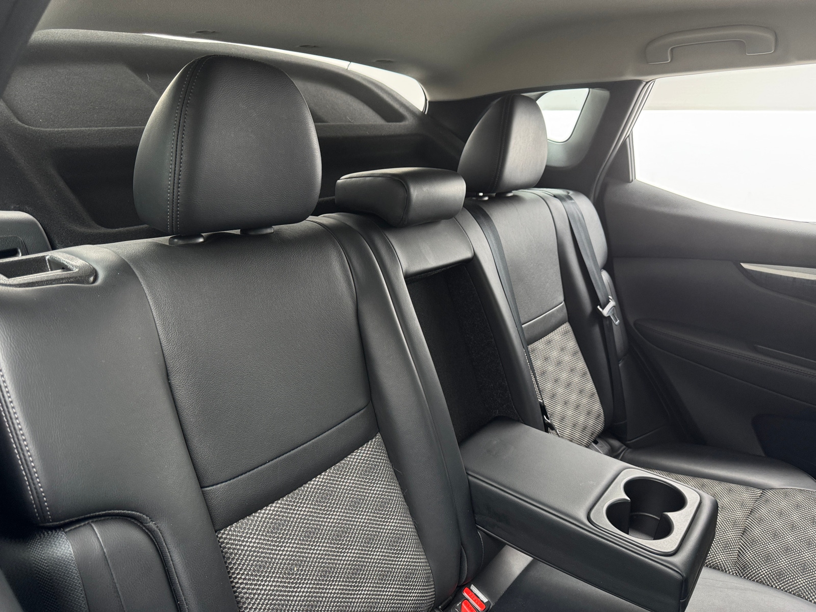 Thumbnail: 2022 Nissan Rogue Sport - 6