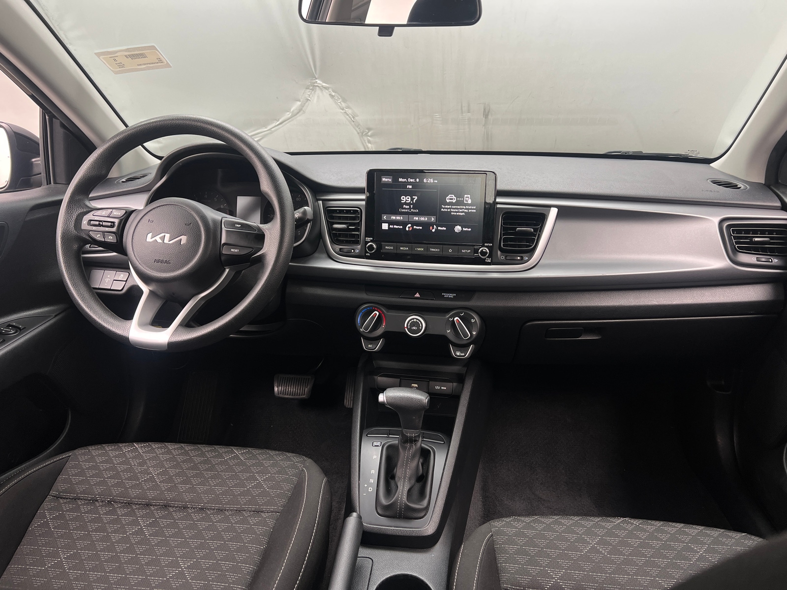 Thumbnail: 2023 Kia Rio - 3