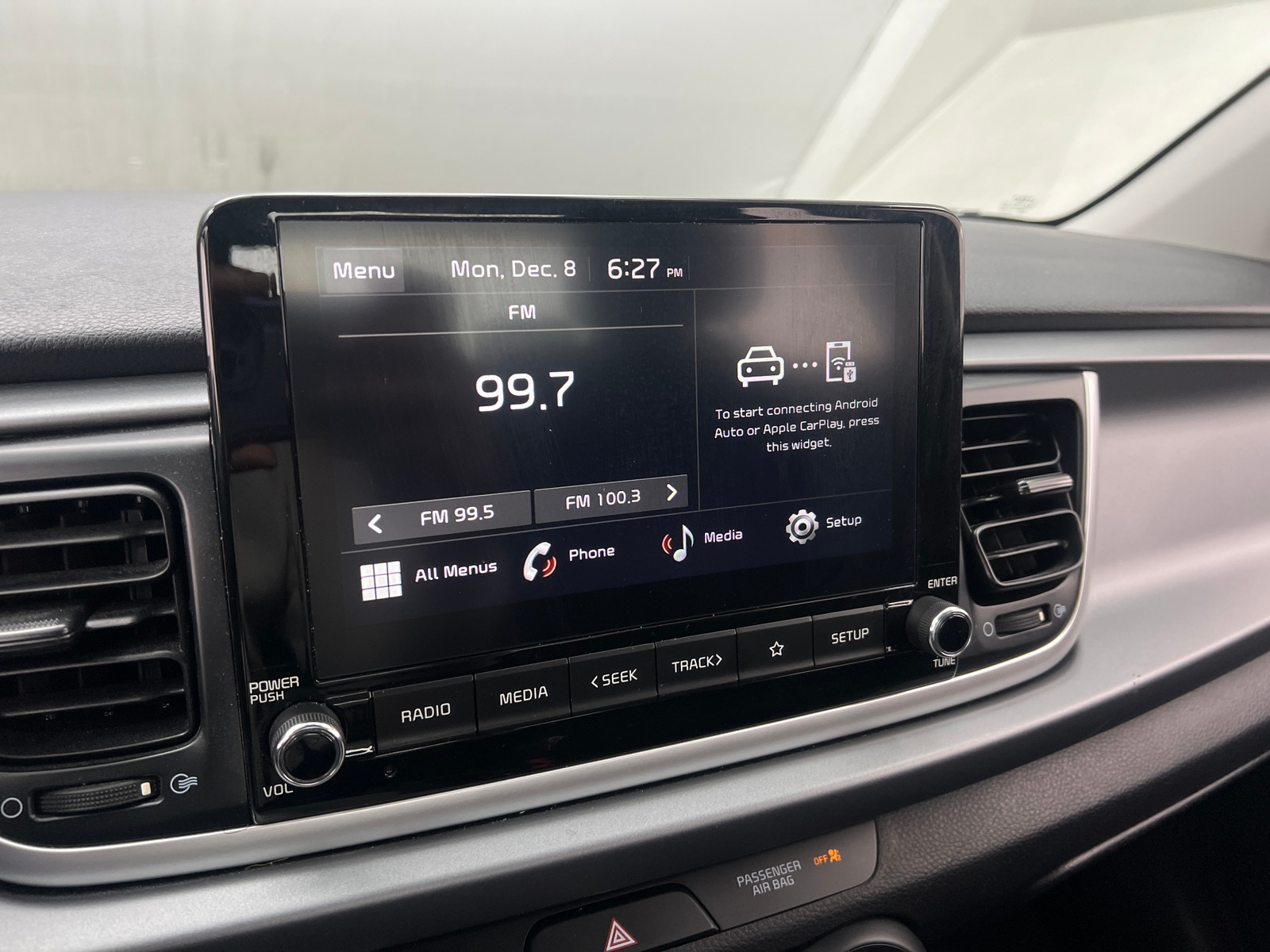 Thumbnail: 2023 Kia Rio - 4