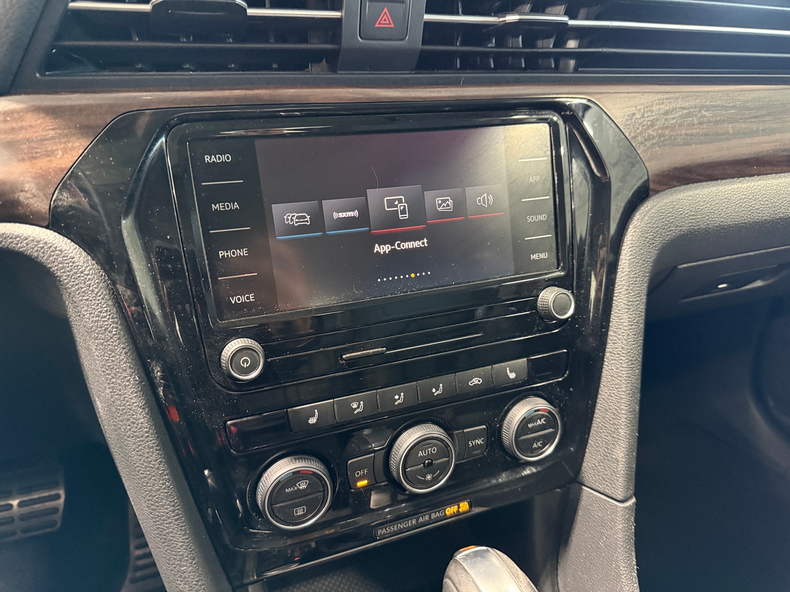 Thumbnail: 2020 Volkswagen Passat - 3