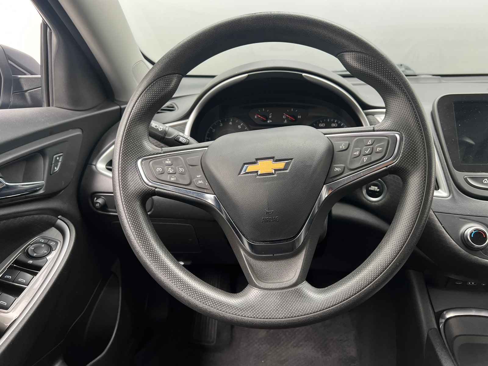 Thumbnail: 2023 Chevrolet Malibu - 5