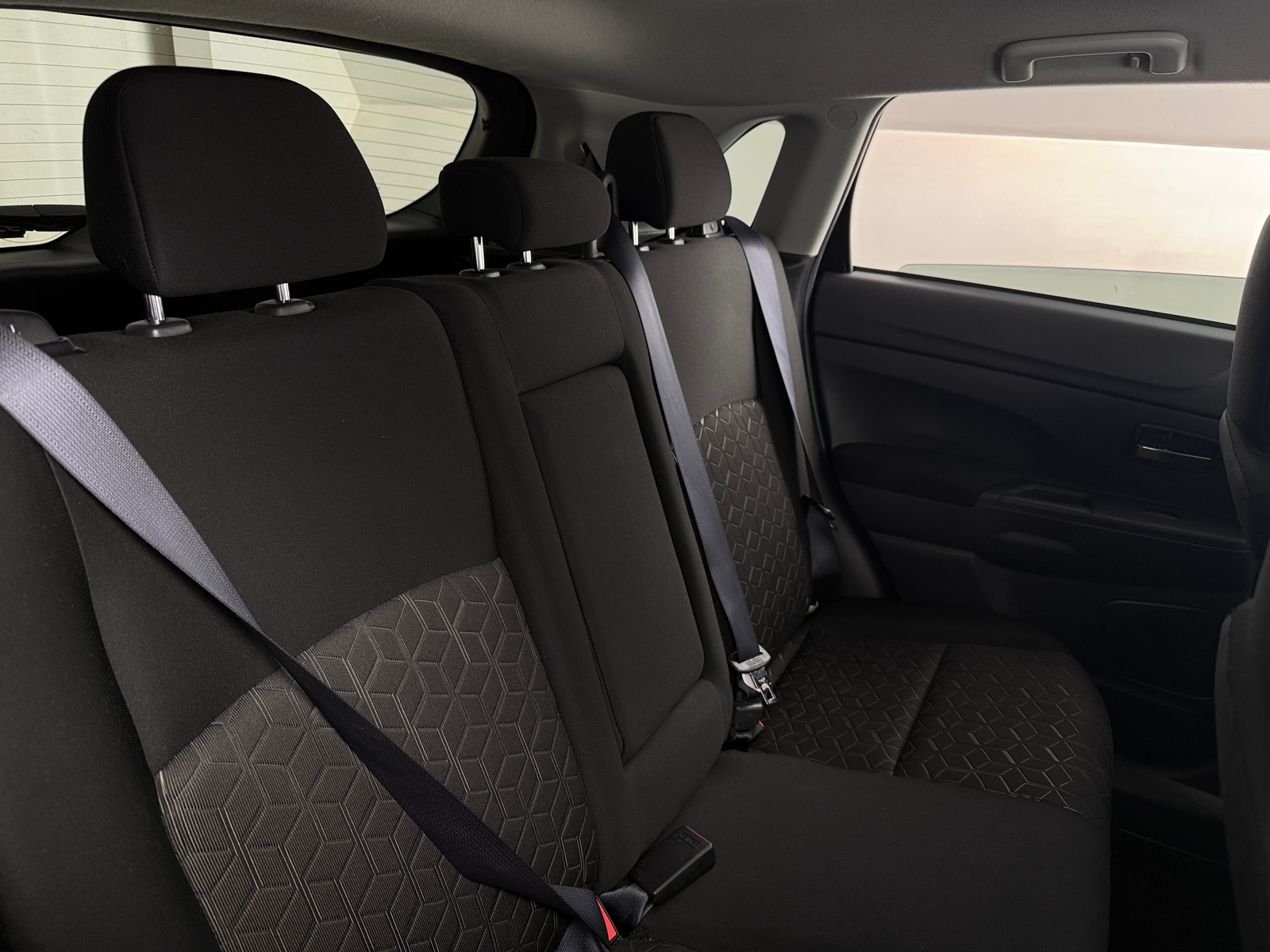 Thumbnail: 2024 Mitsubishi Outlander Sport - 6