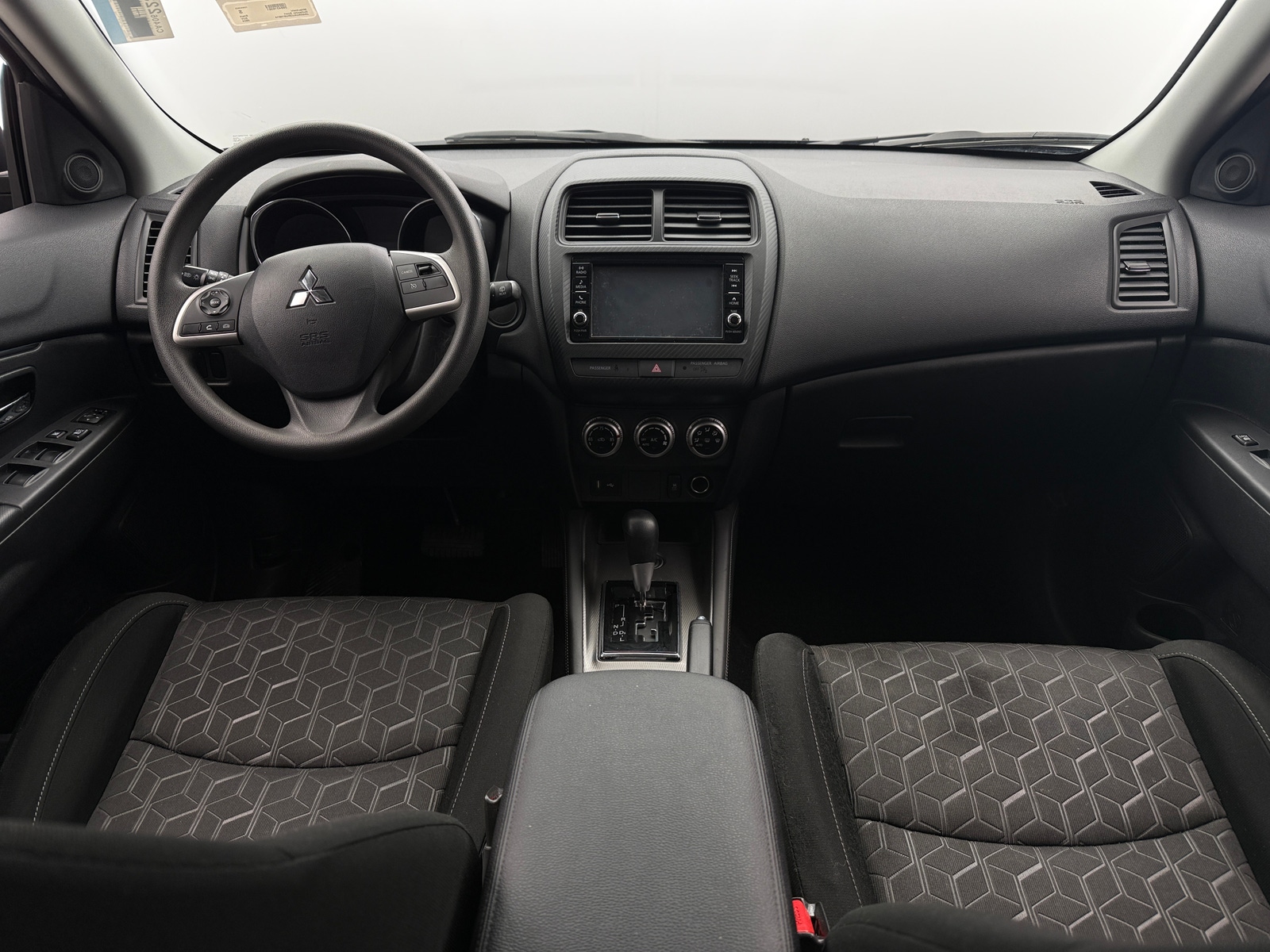 Thumbnail: 2024 Mitsubishi Outlander Sport - 3