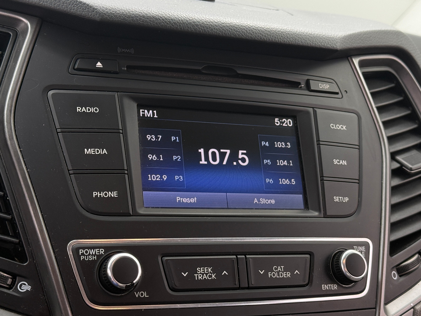 Thumbnail: 2017 Hyundai Santa Fe - 4