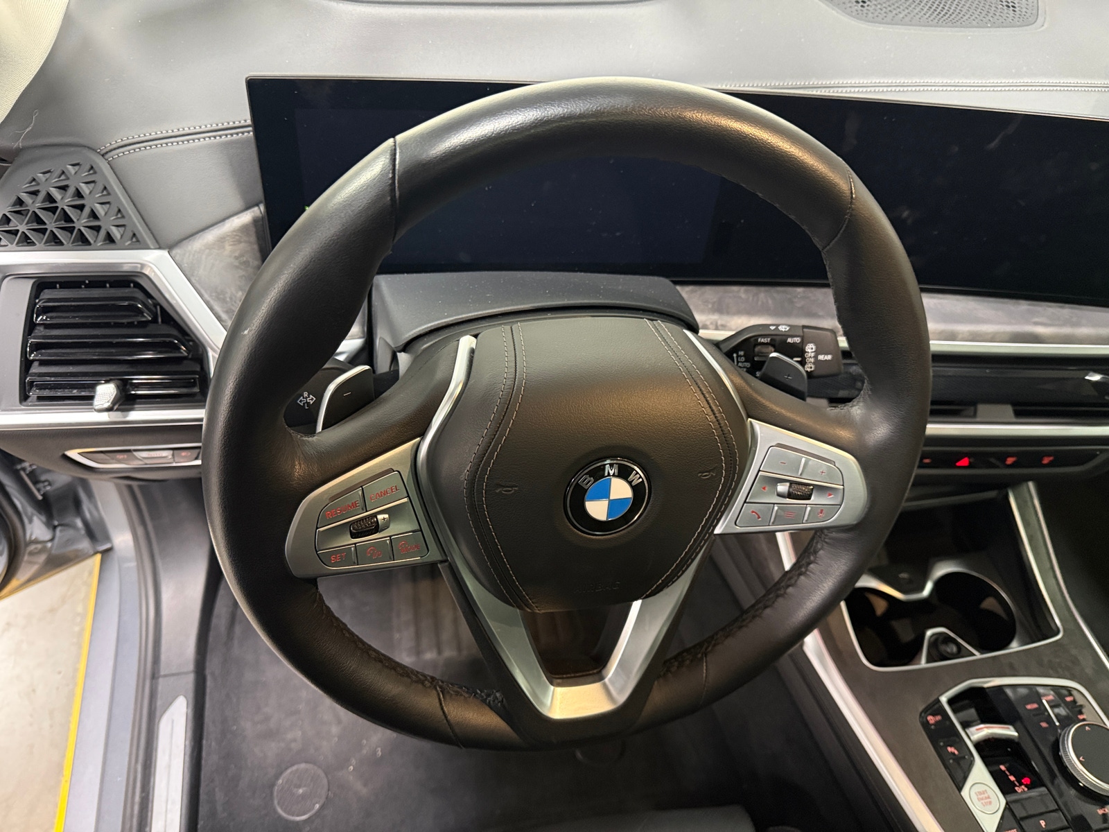 Thumbnail: 2023 BMW X7 - 4