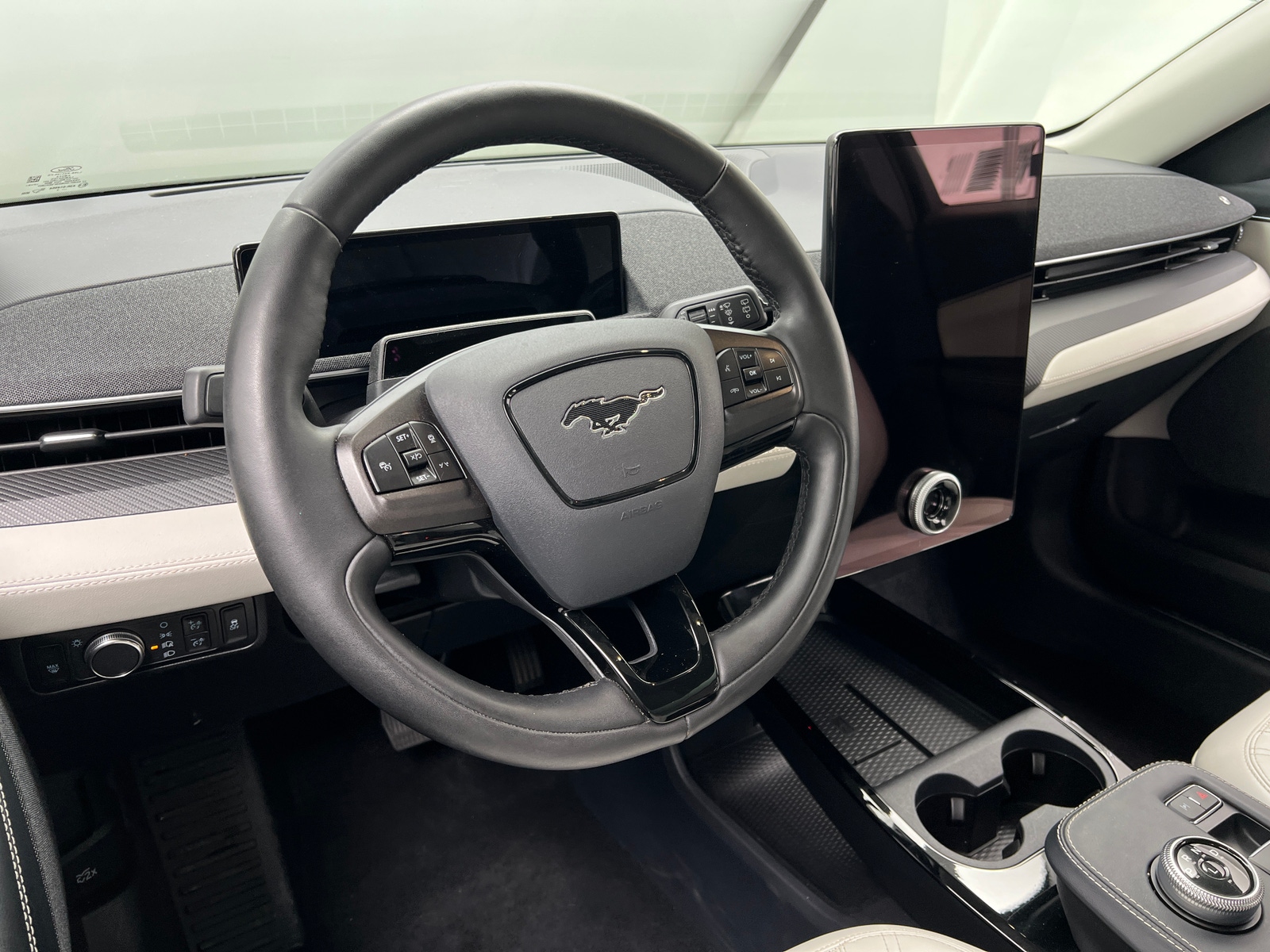 Thumbnail: 2022 Ford Mustang Mach-E - 4