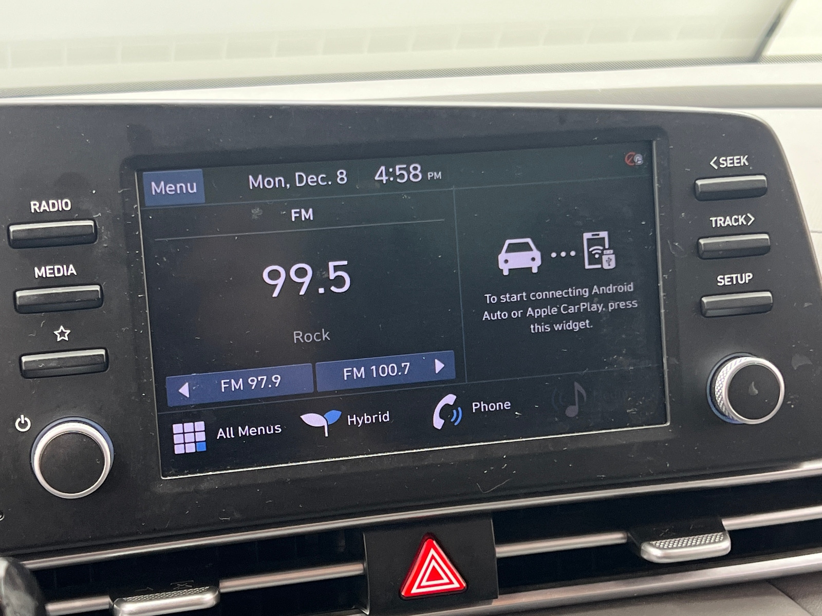 Thumbnail: 2022 Hyundai Elantra - 4