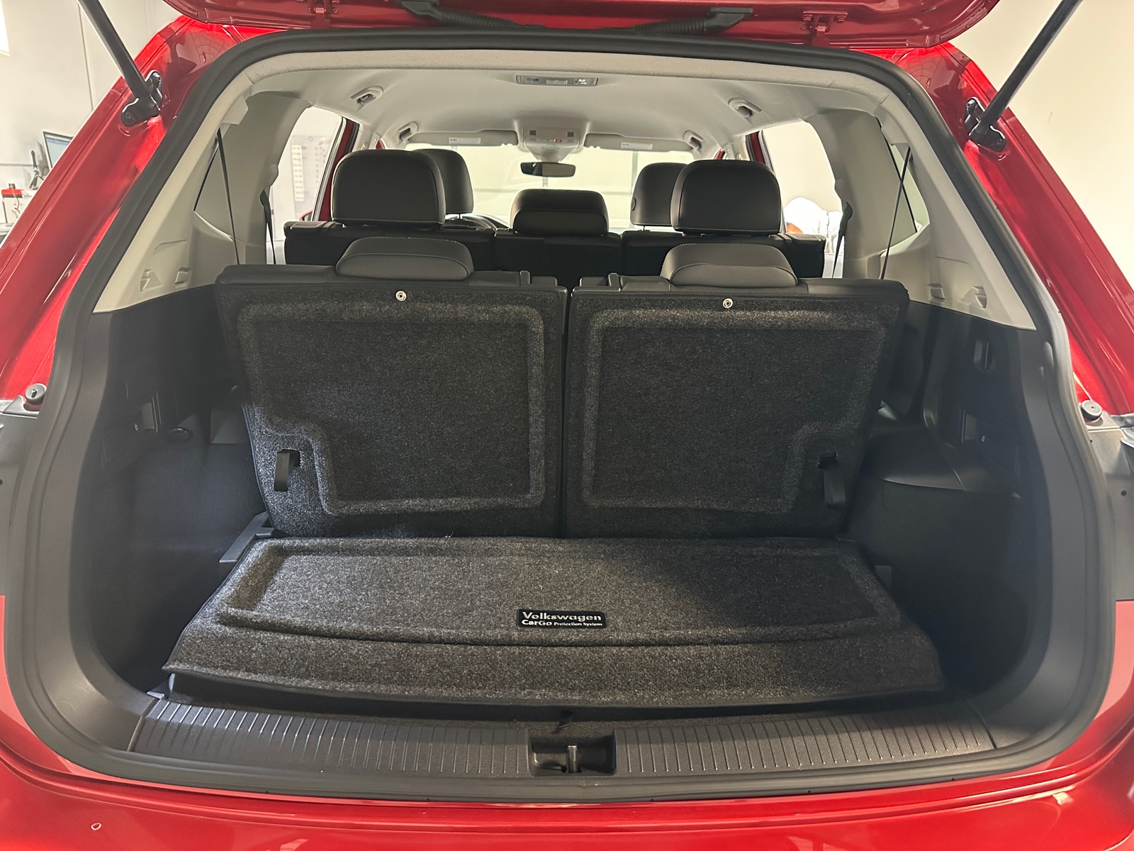 Thumbnail: 2022 Volkswagen Tiguan - 6