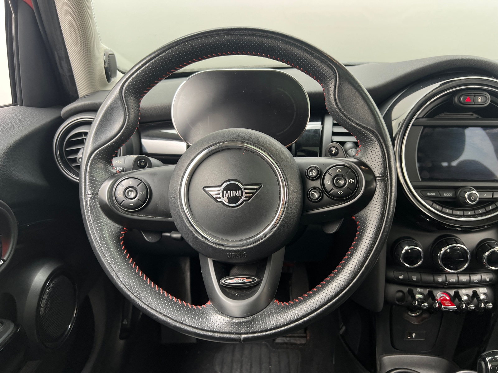 Thumbnail: 2021 MINI Cooper Hardtop - 4