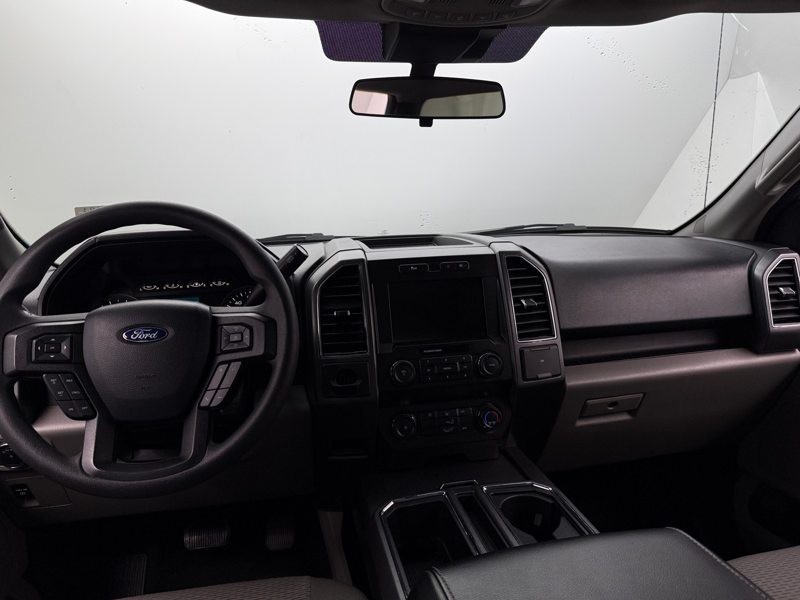 Thumbnail: 2020 Ford Econoline - 3