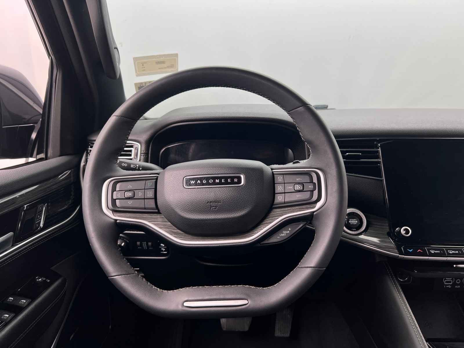 Thumbnail: 2022 Jeep Wagoneer - 4