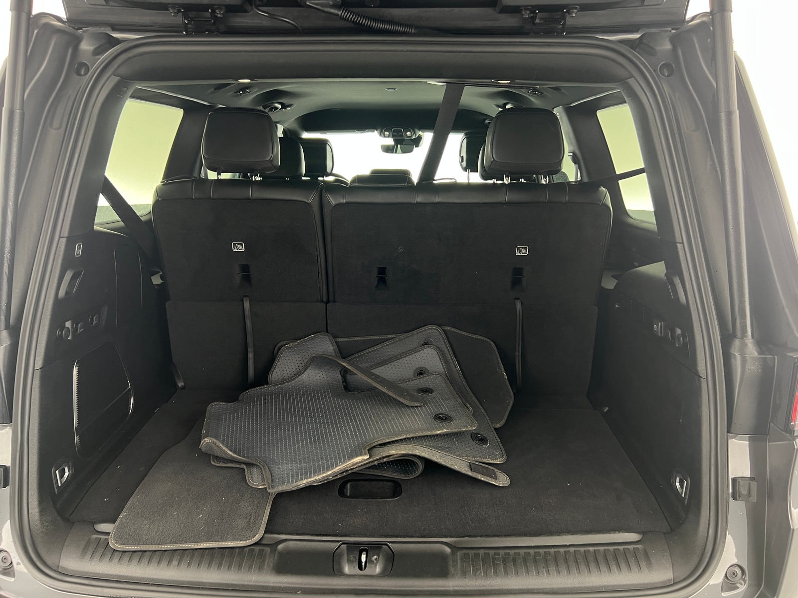 Thumbnail: 2022 Jeep Wagoneer - 6