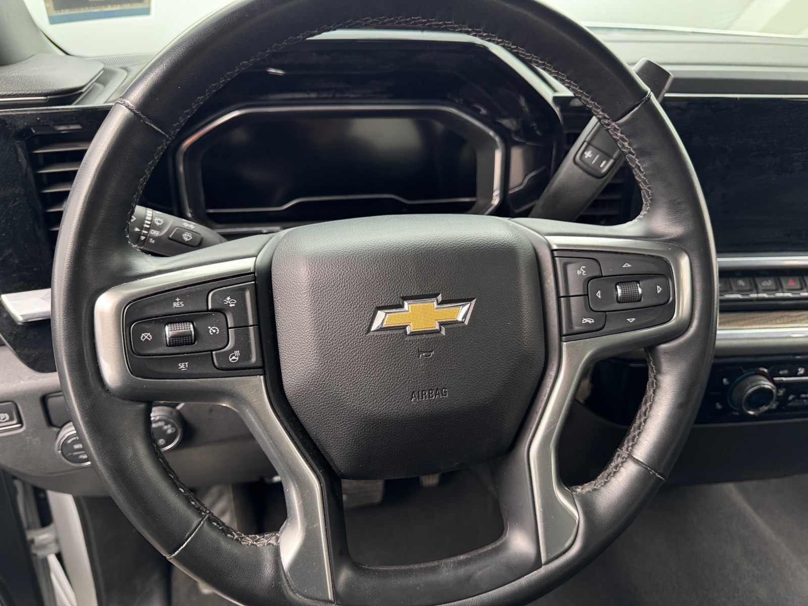 Thumbnail: 2024 Chevrolet Silverado 1500 - 5