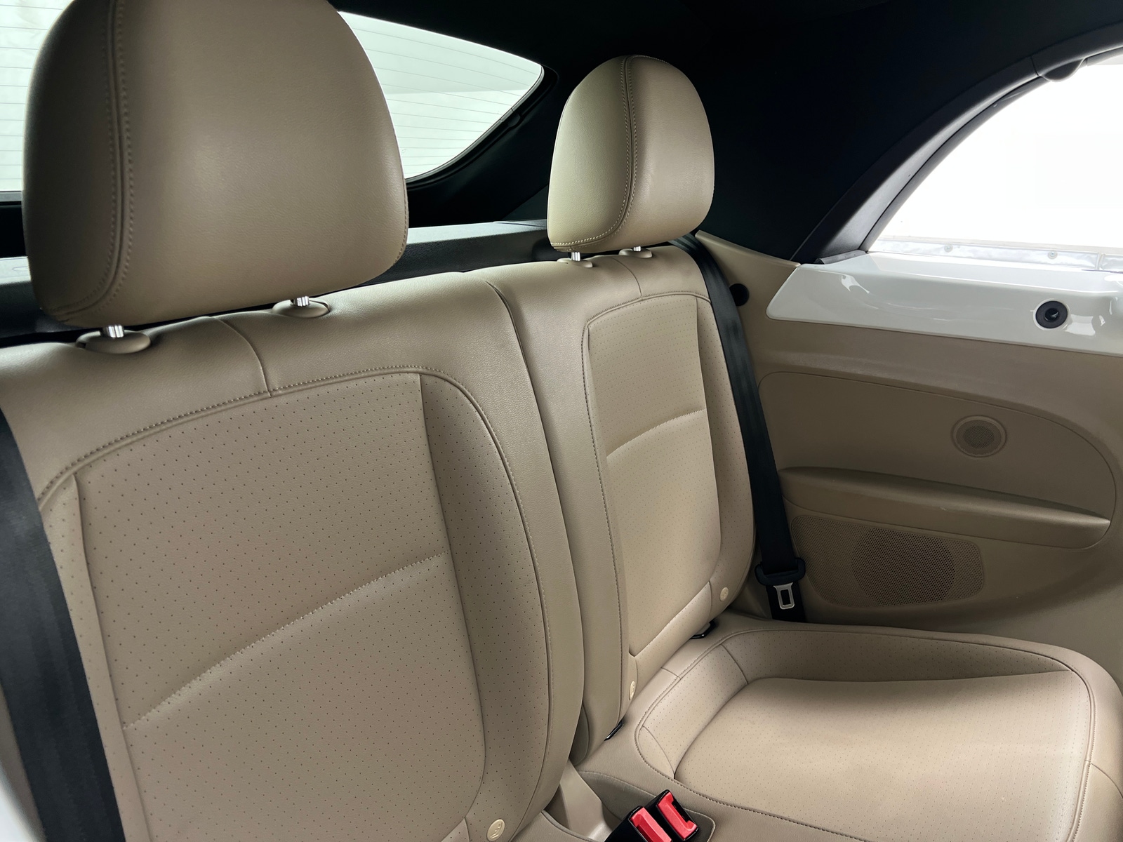 Thumbnail: 2018 Volkswagen Beetle - 6