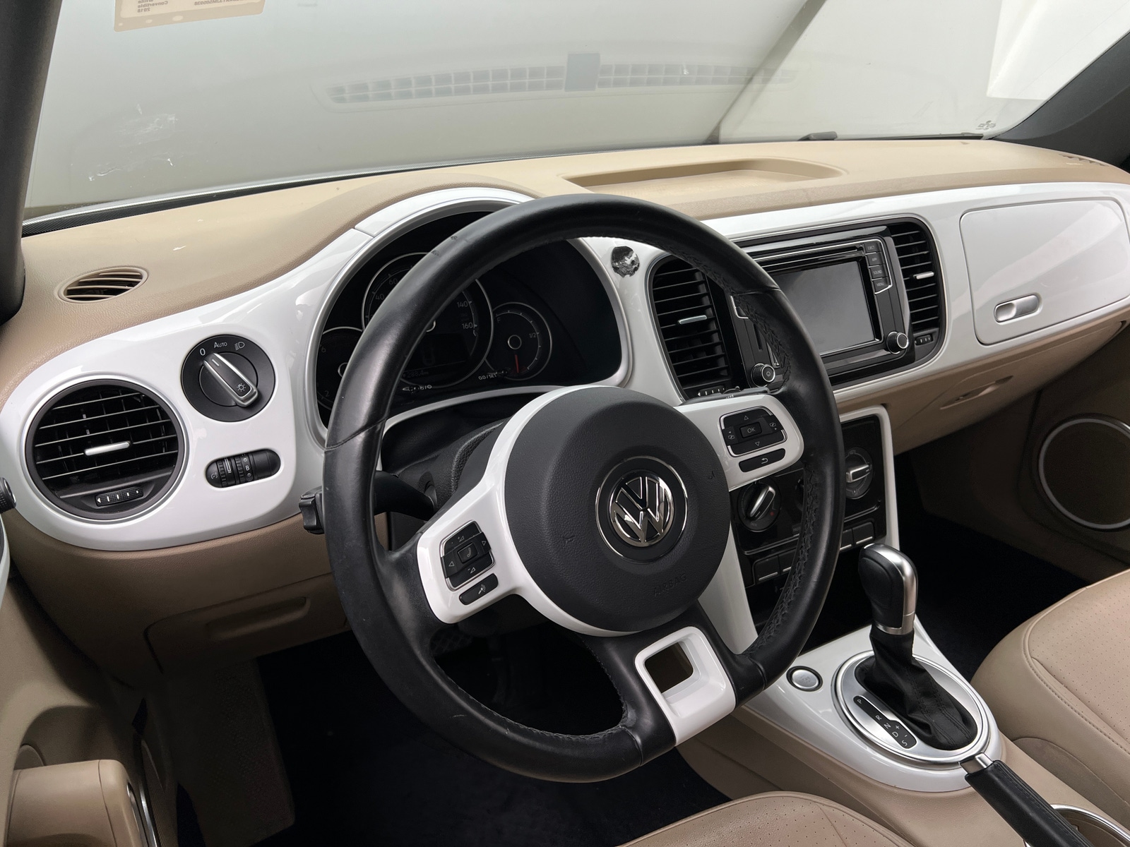 Thumbnail: 2018 Volkswagen Beetle - 5