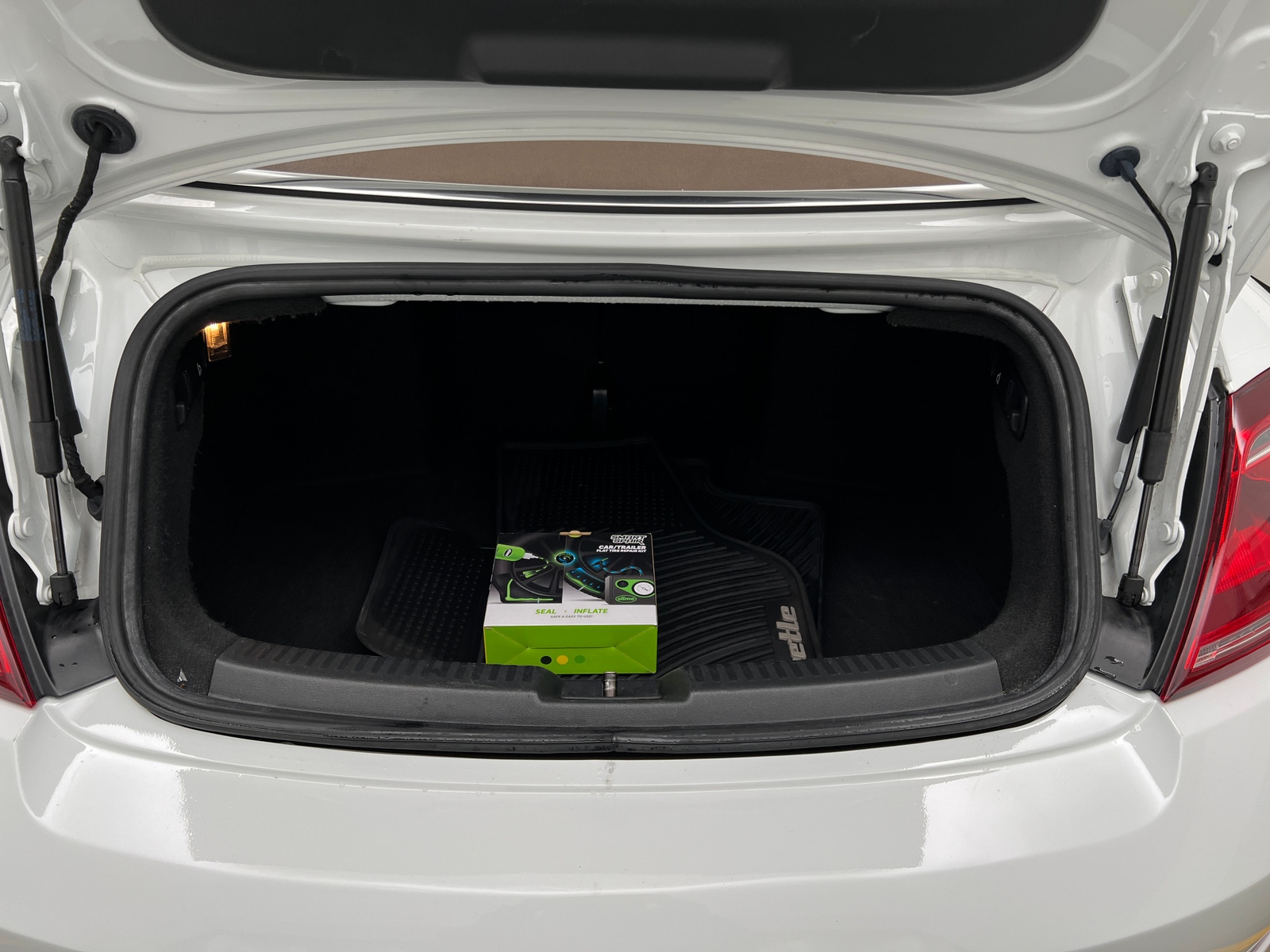 Thumbnail: 2018 Volkswagen Beetle - 7