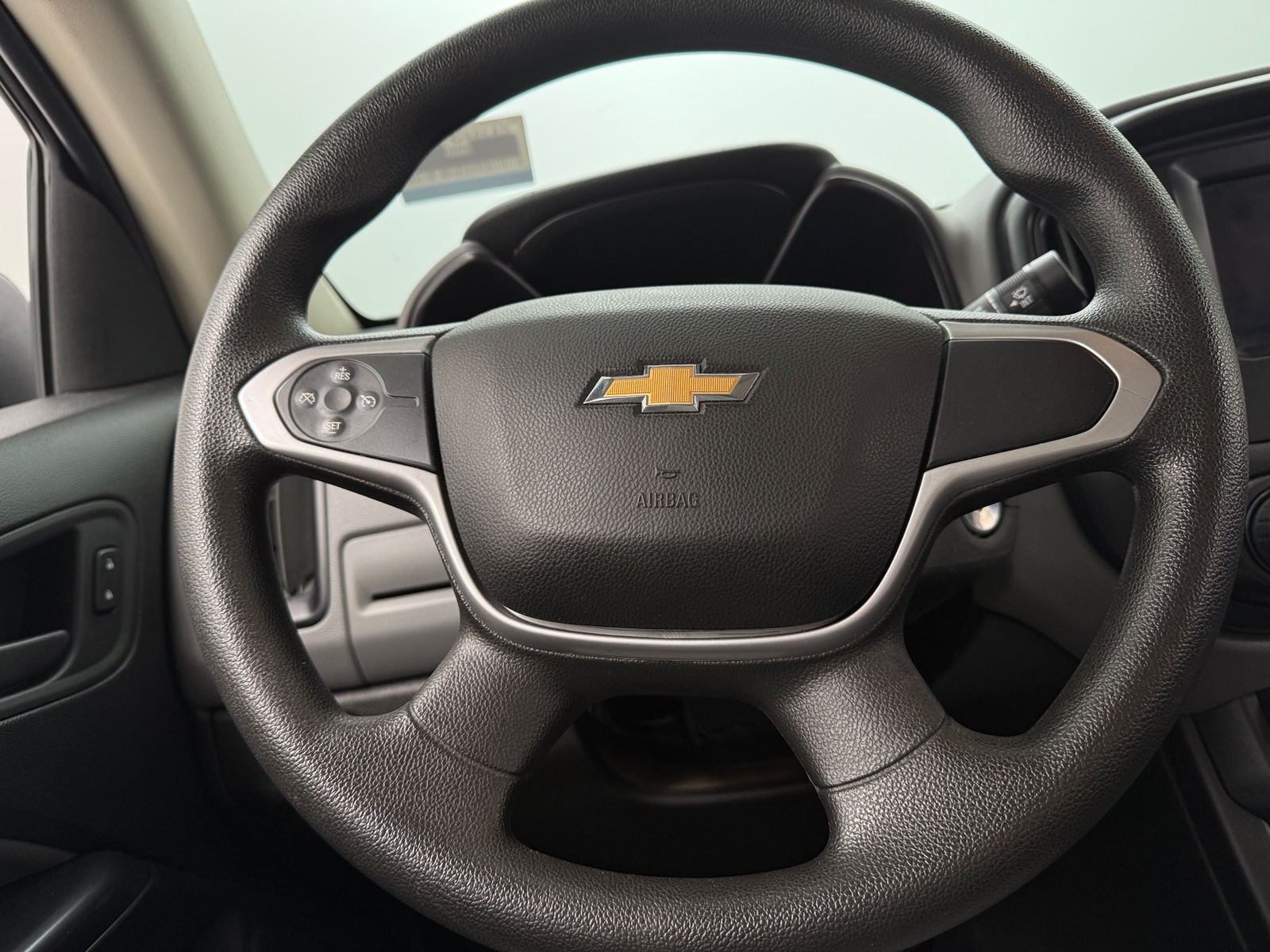 Thumbnail: 2022 Chevrolet Colorado - 5