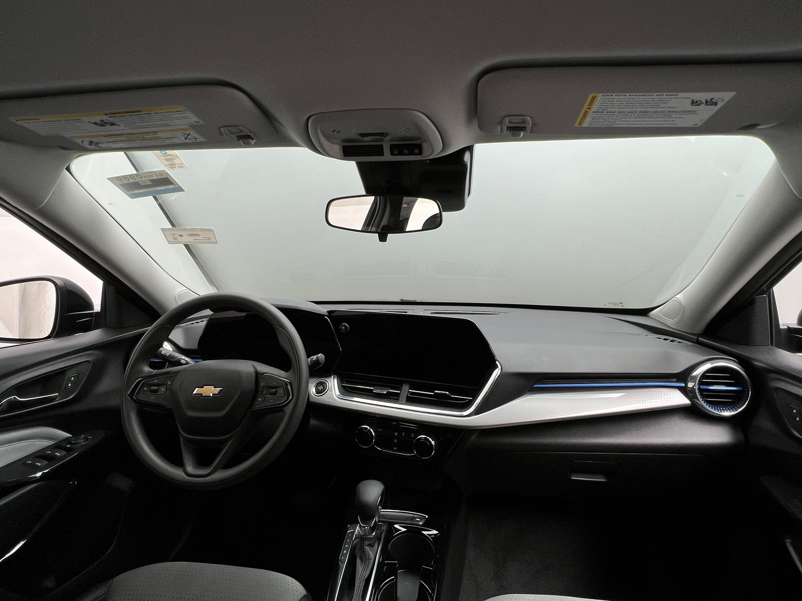 Thumbnail: 2025 Chevrolet Trax - 3