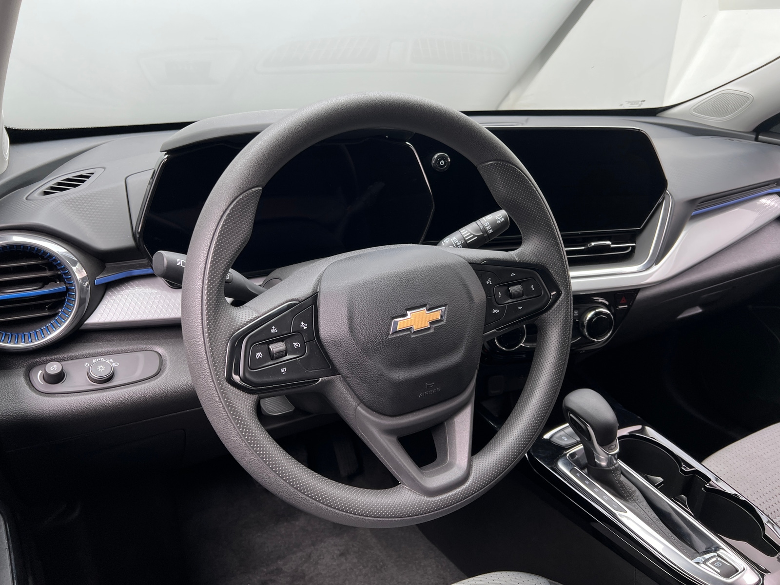 Thumbnail: 2025 Chevrolet Trax - 5