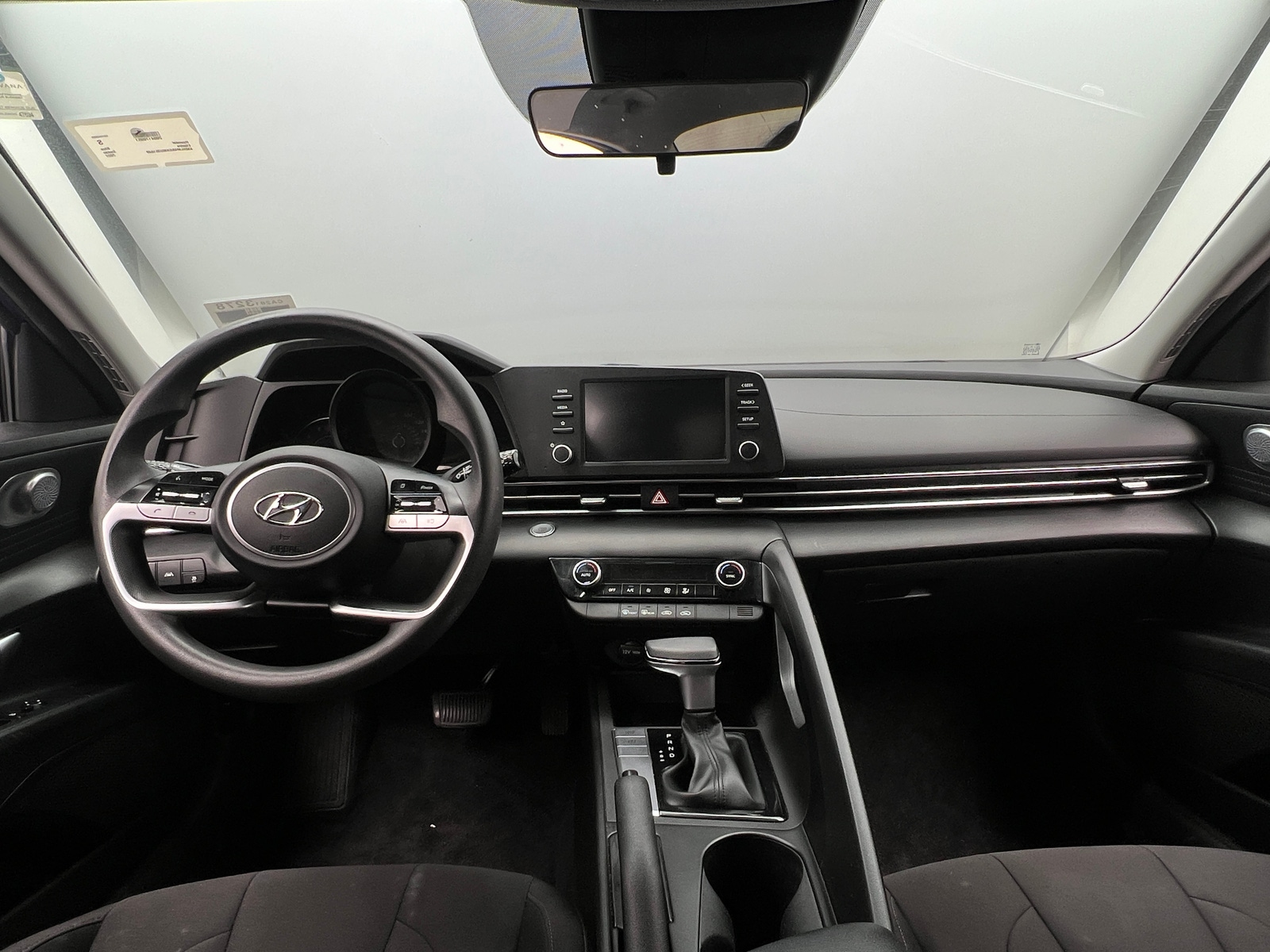 Thumbnail: 2022 Hyundai Elantra - 3