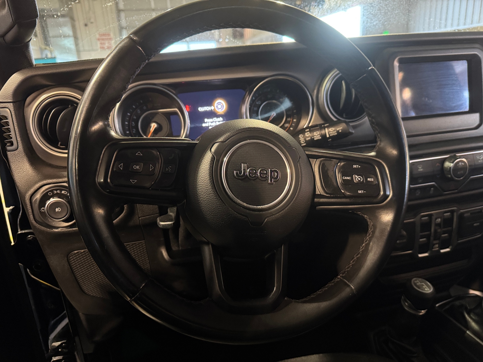 Thumbnail: 2019 Jeep Wrangler - 5