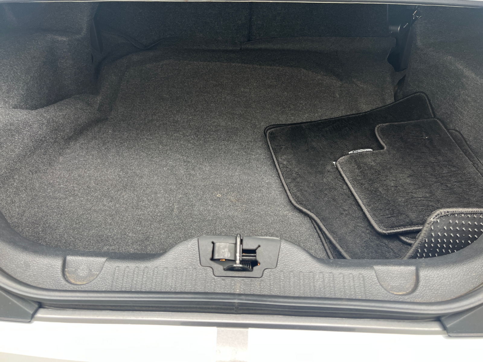 Thumbnail: 2010 Ford Mustang - 4