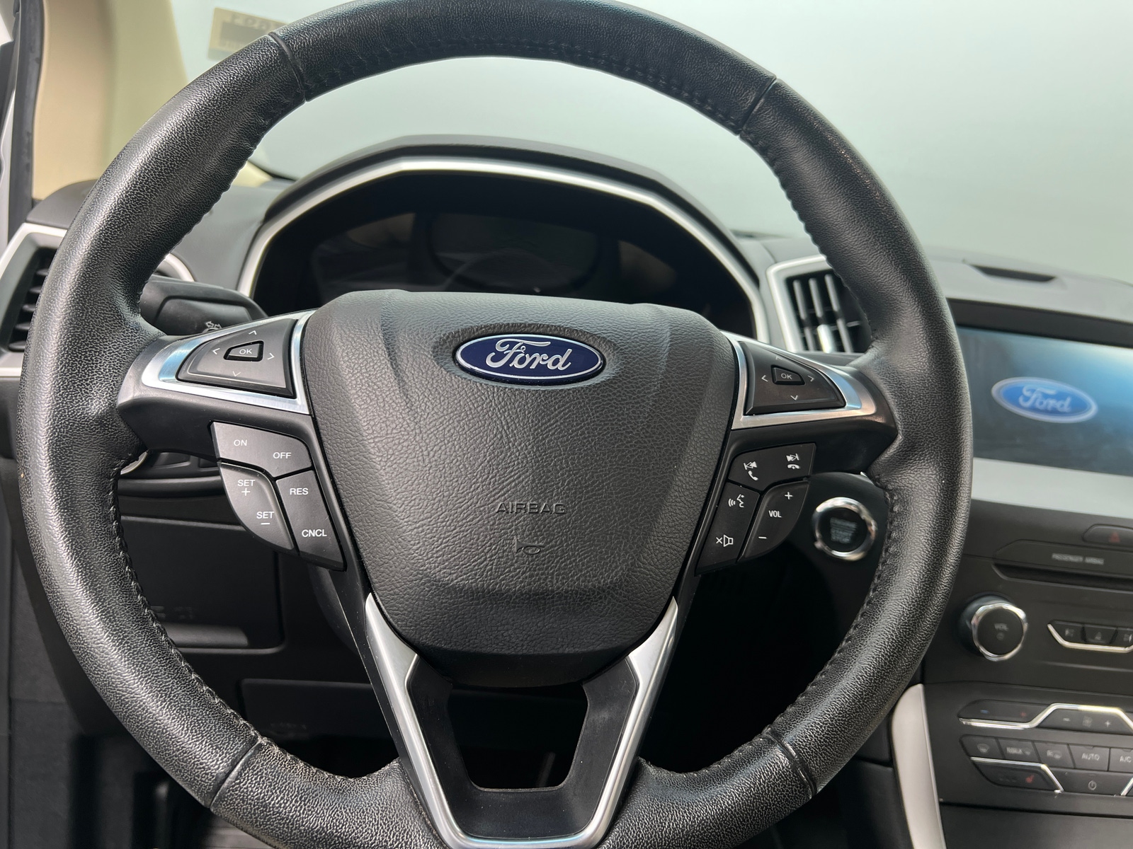 Thumbnail: 2018 Ford Edge - 4