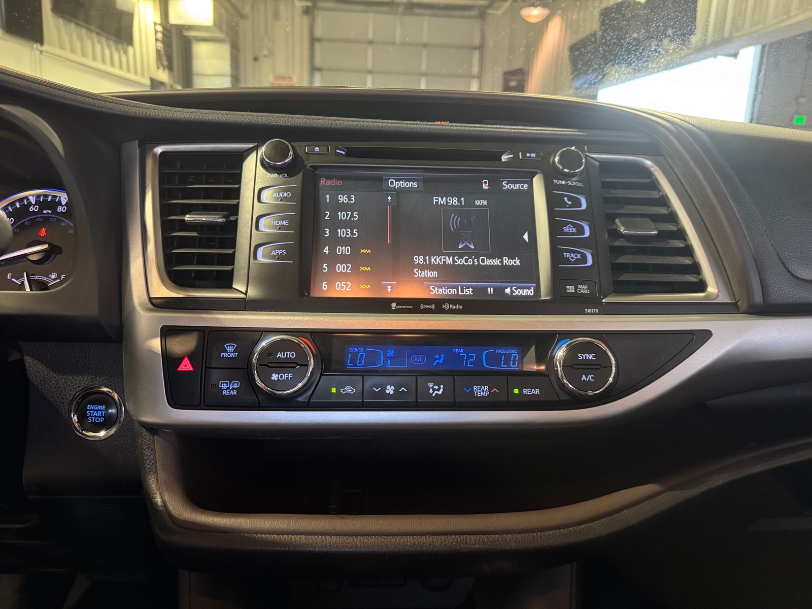 Thumbnail: 2017 Toyota Highlander - 3