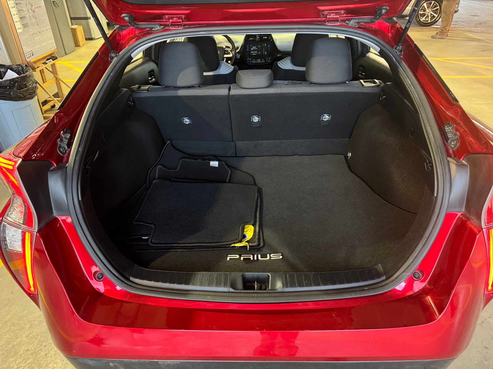 Thumbnail: 2016 Toyota Prius - 7