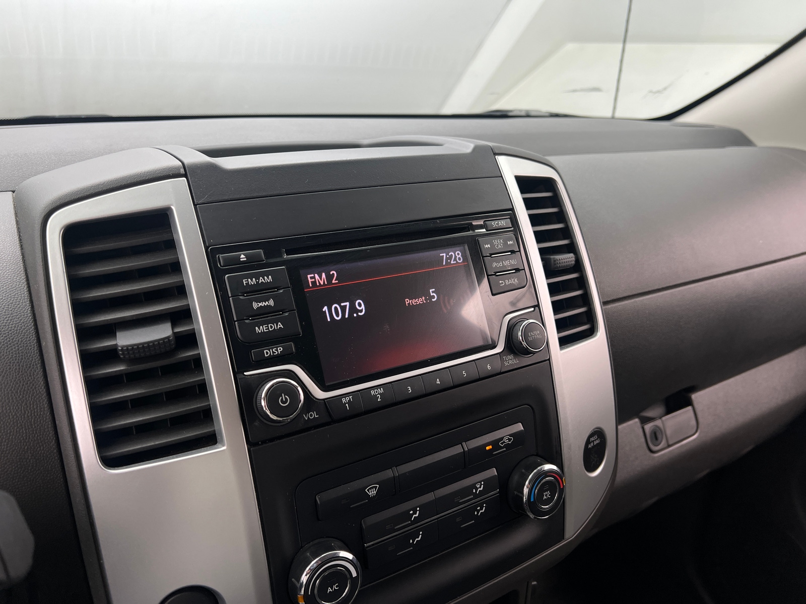 Thumbnail: 2017 Nissan Frontier - 4