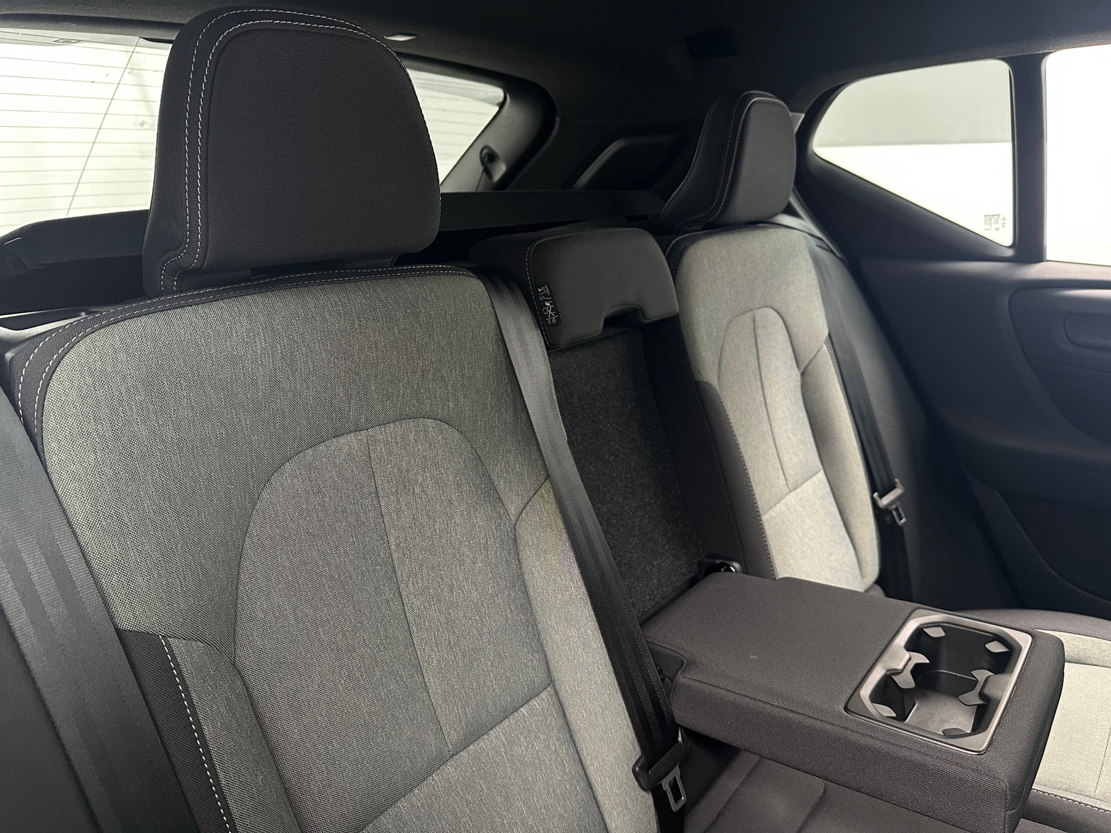 Thumbnail: 2023 Volvo XC40 - 6