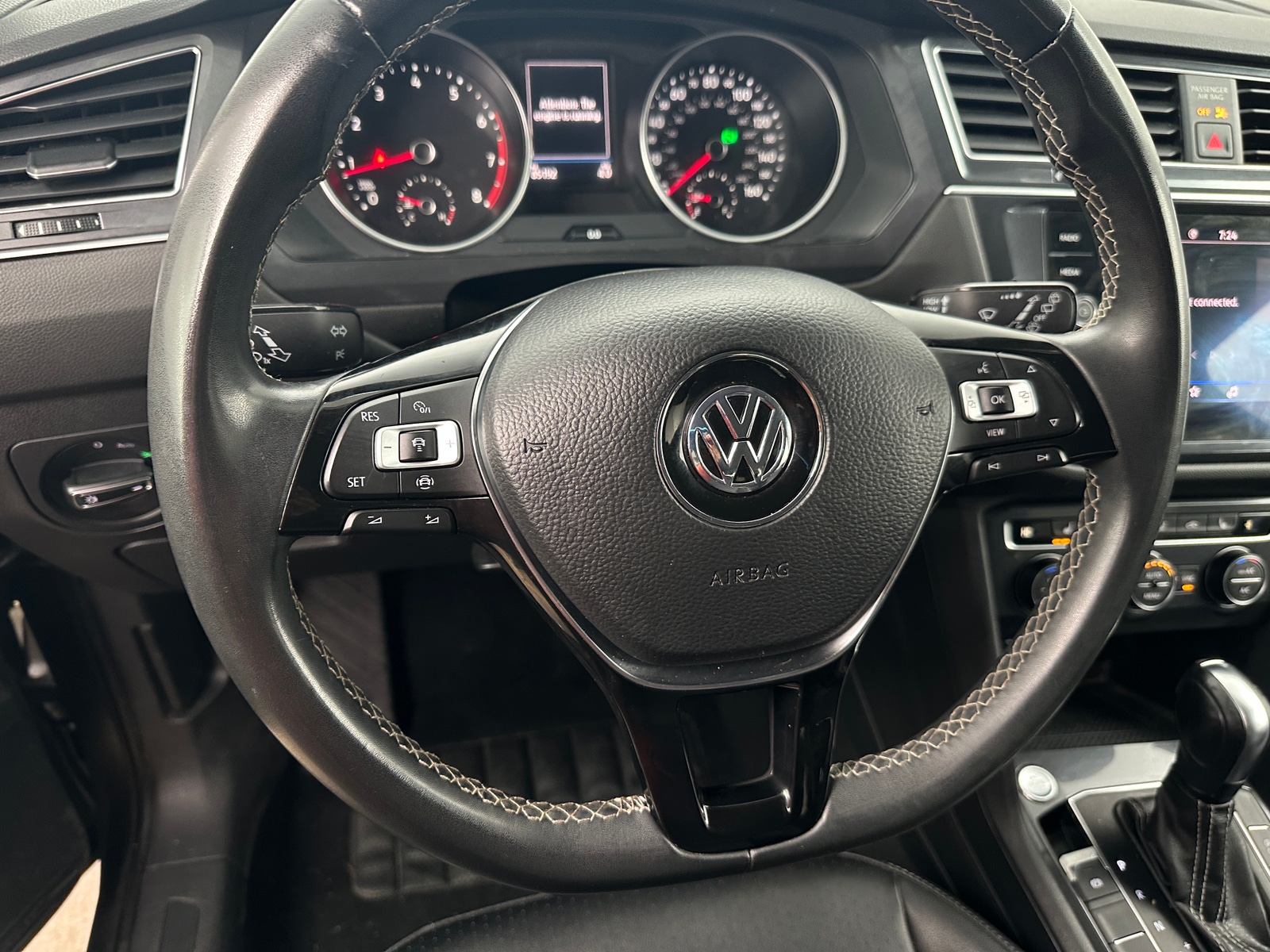 Thumbnail: 2021 Volkswagen Tiguan - 4